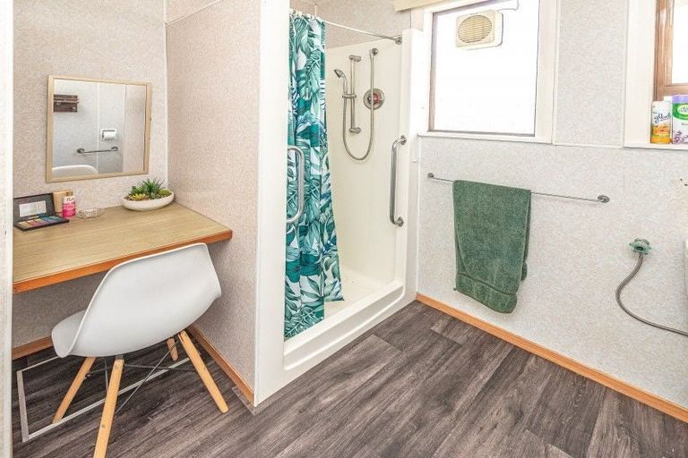 Photo of property in 9 Swiss Avenue, Gonville, Whanganui, 4501