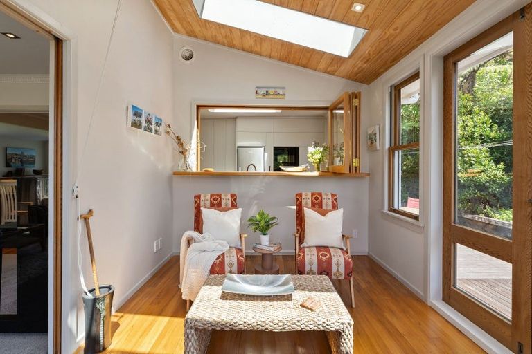 Photo of property in 7 Doris Gordon Crescent, Crofton Downs, Wellington, 6035