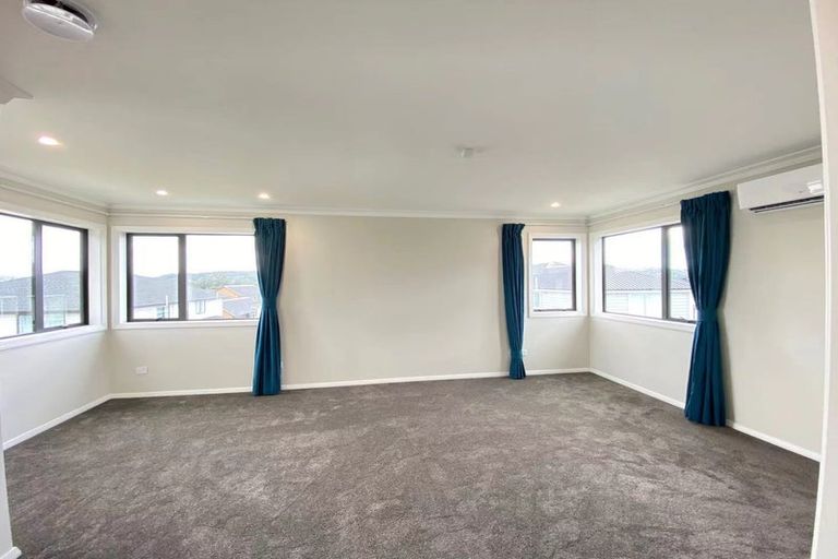 Photo of property in 15 Craigs Way, Hobsonville, Auckland, 0616