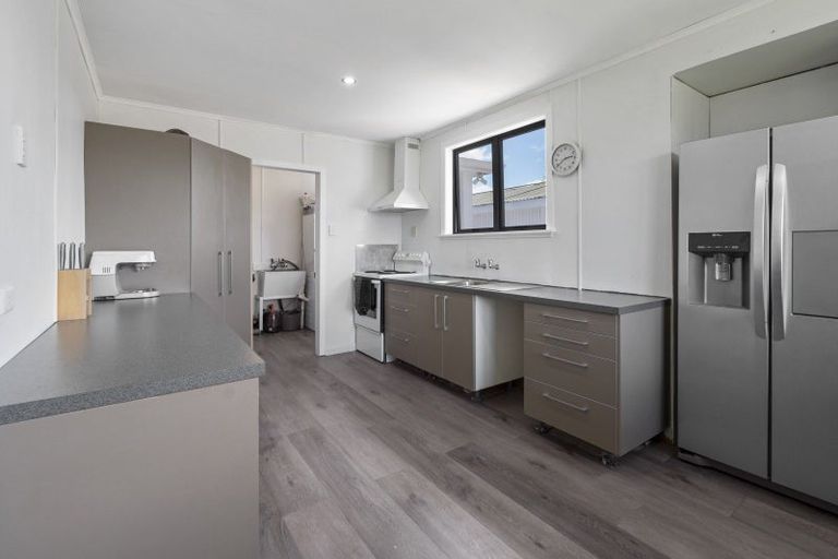 Photo of property in 36 Ross Street, Marton, 4710