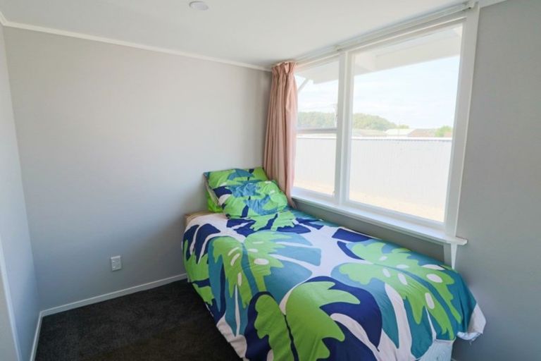 Photo of property in 6 Hennessy Street West, Foxton Beach, Foxton, 4815