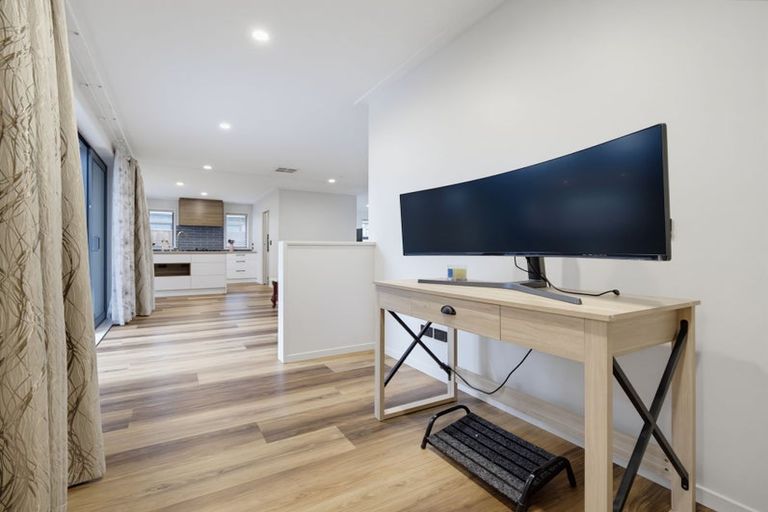 Photo of property in 27 Costello Drive, Ngatea, 3503