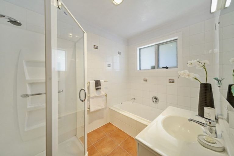 Photo of property in 29 Greenhill Crescent, Pakuranga, Auckland, 2010