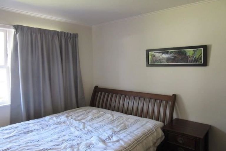 Photo of property in 1/1 Alison Avenue, Herald Island, Auckland, 0618