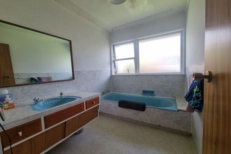 Photo of property in 77 Ross Street, Woodville, 4920