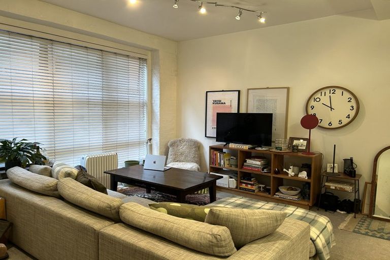 Photo of property in Hopper Street Apartments, 7/20 Hopper Street, Mount Cook, Wellington, 6011