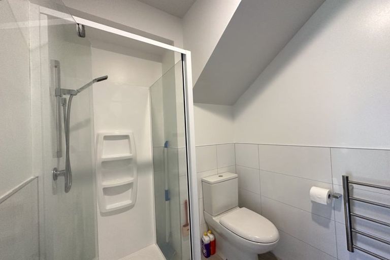 Photo of property in 19 Wharetana Crescent, New Lynn, Auckland, 0600