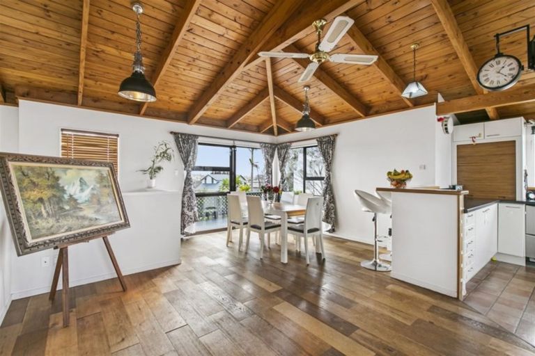 Photo of property in 203 Luckens Road, West Harbour, Auckland, 0618