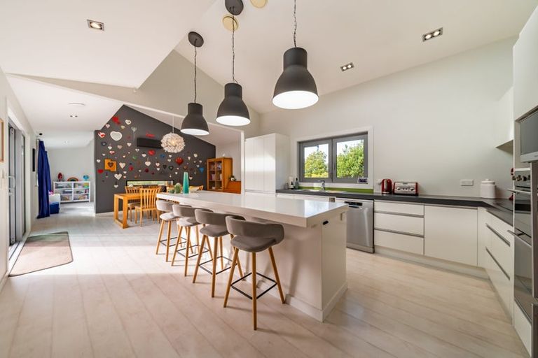 Photo of property in 9 Sylvan Way, Silverstream, Upper Hutt, 5019