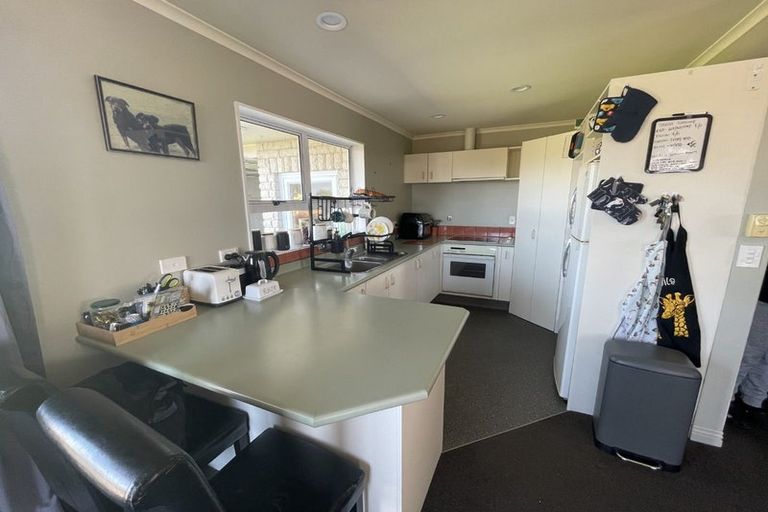 Photo of property in 9a Miro Street, Merrilands, New Plymouth, 4312