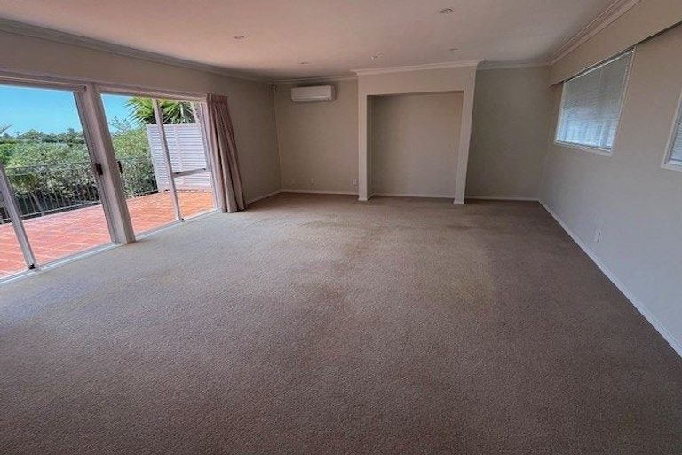 Photo of property in 3 Copperfield Terrace, Mellons Bay, Auckland, 2014