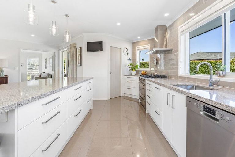 Photo of property in 9 Summerfield Way, Parahaki, Whangarei, 0112