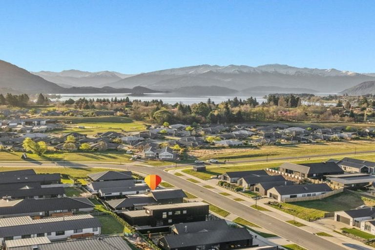 Photo of property in 46 Avalon Station Drive, Wanaka, 9305
