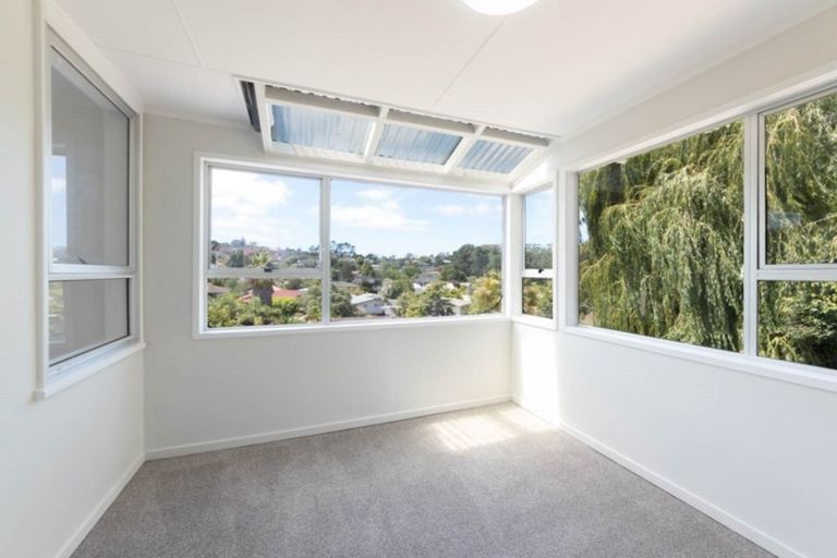 Photo of property in 34 Regency Place, Sunnynook, Auckland, 0632