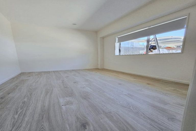 Photo of property in 69a Farquhar Road, Glendene, Auckland, 0602