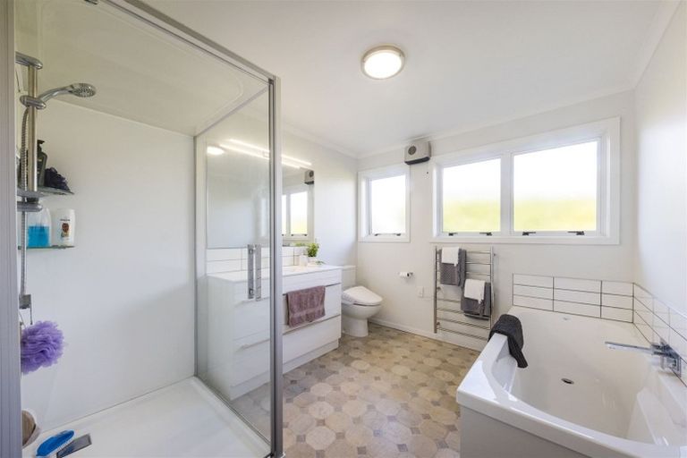 Photo of property in 35 Abraham Crescent, Milson, Palmerston North, 4414