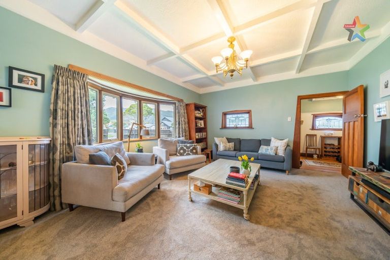 Photo of property in 18 Riddiford Street, Woburn, Lower Hutt, 5011