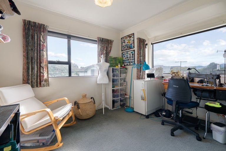 Photo of property in 60 Molyneux Close, Whitby, Porirua, 5024