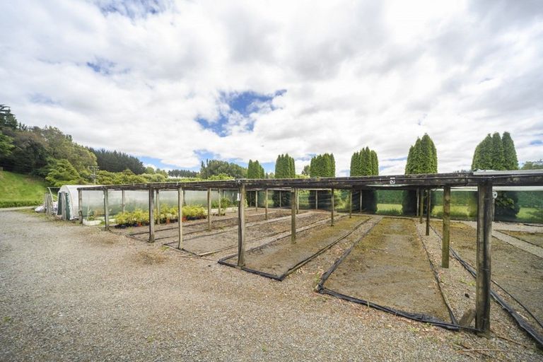 Photo of property in 126 Turitea Road, Fitzherbert, Palmerston North, 4472