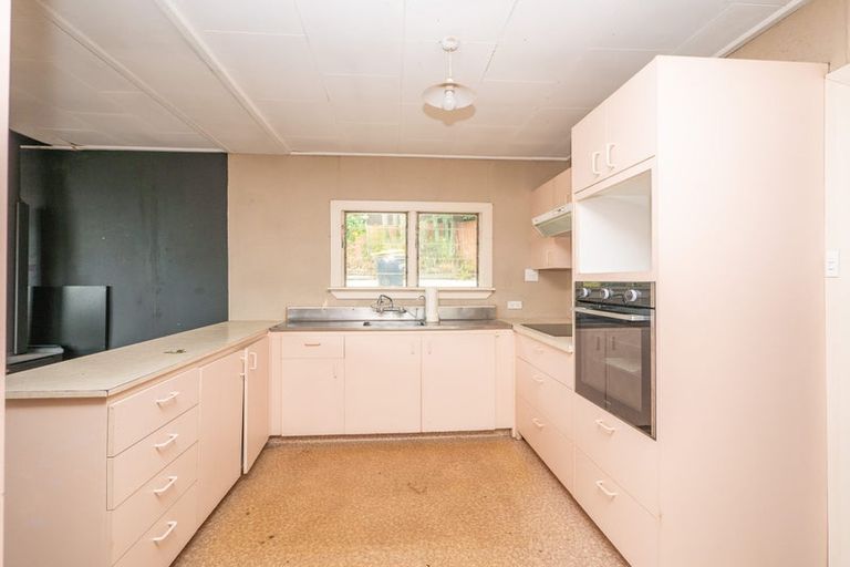 Photo of property in 184 Main South Road, Green Island, Dunedin, 9018