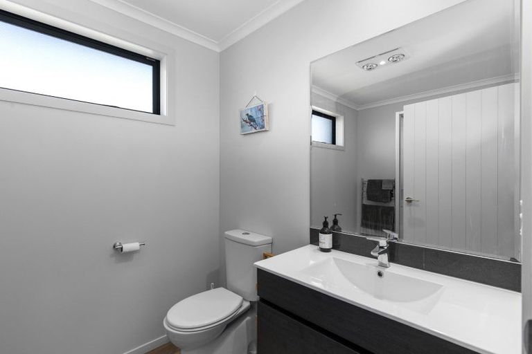 Photo of property in 5 Angus Place, Carterton, 5713