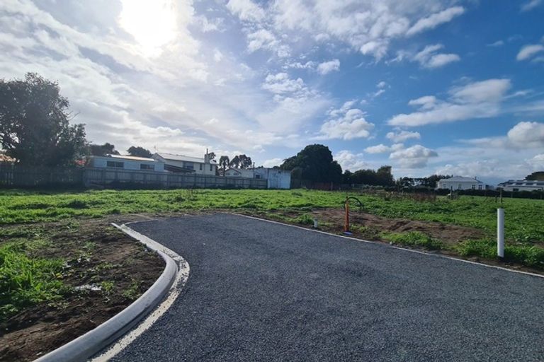 Photo of property in 81 Whitcombe Road, Opunake, 4616