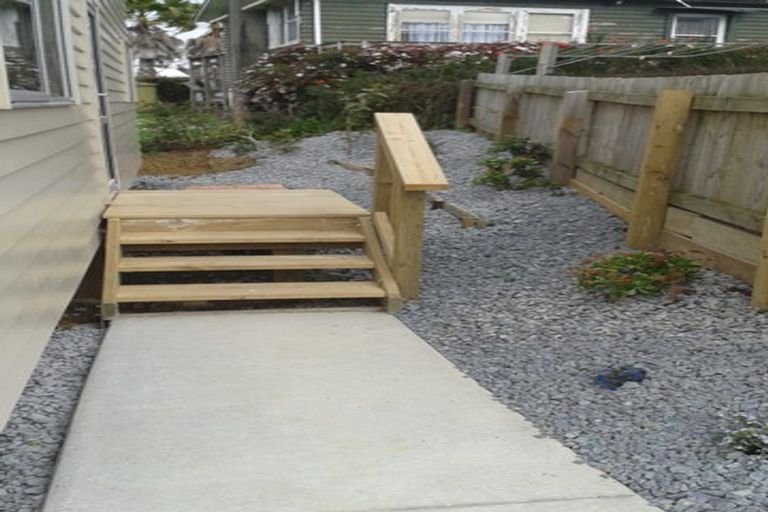 Photo of property in 37 Hibiscus Coast Highway, Silverdale, 0932