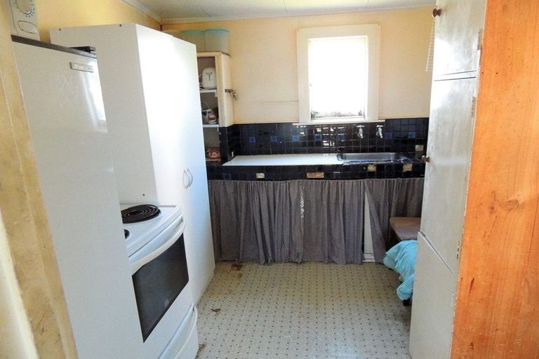 Photo of property in 138 Newcastle Street, Mahia, 4198