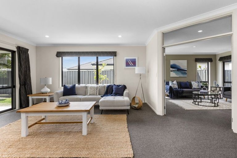 Photo of property in 19 Haast Place, Poraiti, Napier, 4112