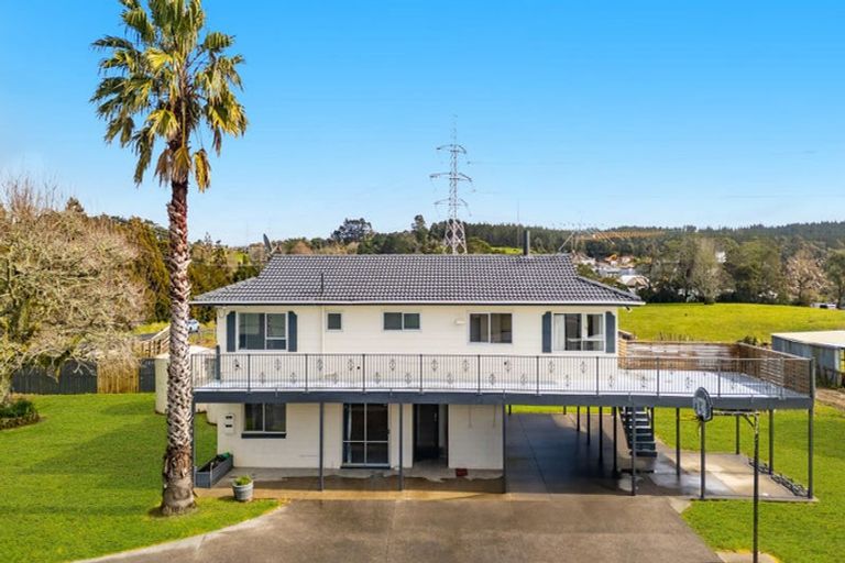 Photo of property in 6 Deacon Road, Riverhead, Kumeu, 0892