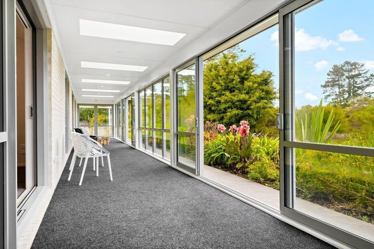 Photo of property in 21 Eric Farley Drive, Kumeu, 0810