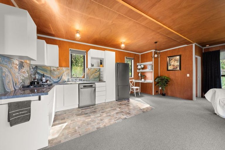 Photo of property in 90 Hoeke Road, Carrington, Carterton, 5791