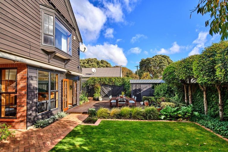 Photo of property in 3 Kauri Street, Woburn, Lower Hutt, 5011