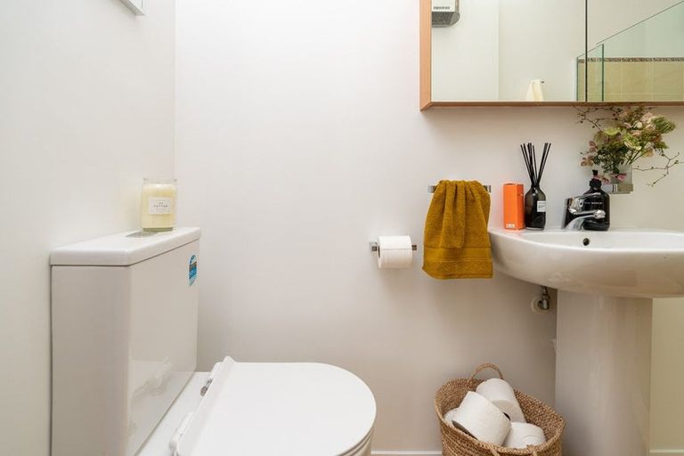 Photo of property in 99 Pirie Street, Mount Victoria, Wellington, 6011