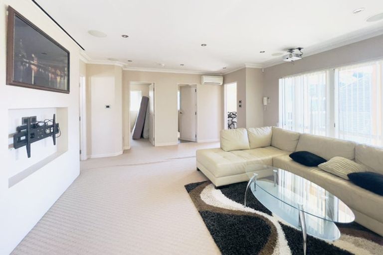 Photo of property in 51a The Esplanade, Eastern Beach, Auckland, 2012