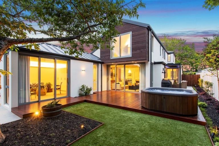 Photo of property in 11 Heathfield Avenue, Fendalton, Christchurch, 8014