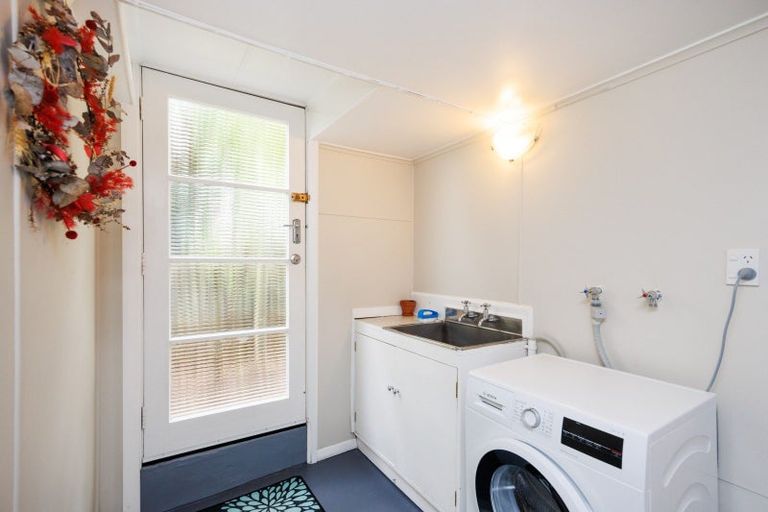 Photo of property in 9 Parata Street, Hokowhitu, Palmerston North, 4410