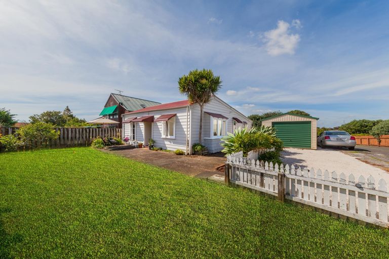 Photo of property in 20 Oakdale Road, Mount Roskill, Auckland, 1041