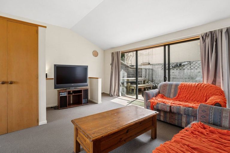Photo of property in 16a Dart Place, Fernhill, Queenstown, 9300