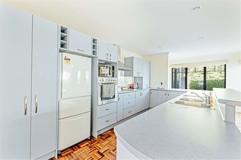 Photo of property in 44 Chateau Drive, Burnside, Christchurch, 8053