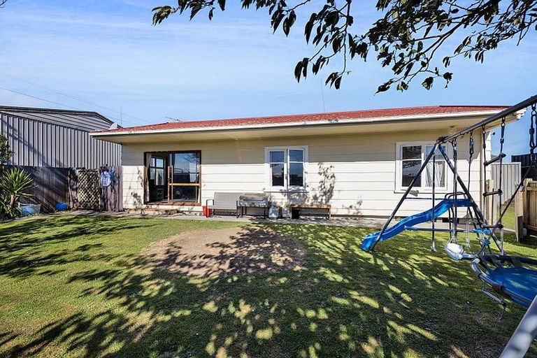 Photo of property in 4 Tannahill Street, Hawera, 4610