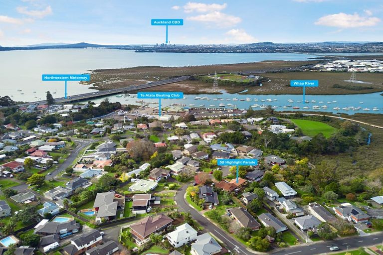 Photo of property in 2/5 Highlight Parade, Te Atatu South, Auckland, 0610
