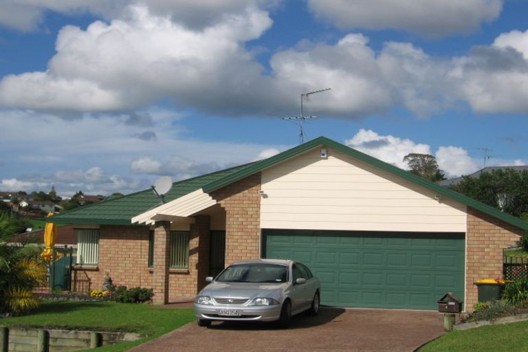 Photo of property in 8 Ryden Place, Glen Eden, Auckland, 0602