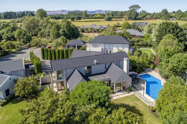 Photo of property in 8 Springvale Gardens, Harewood, Christchurch, 8051