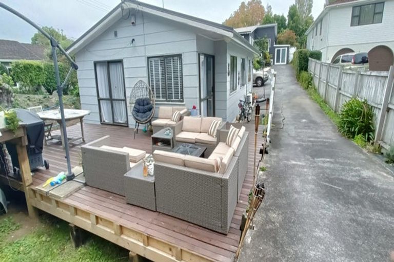 Photo of property in 2/213 Lake Road, Belmont, Auckland, 0622