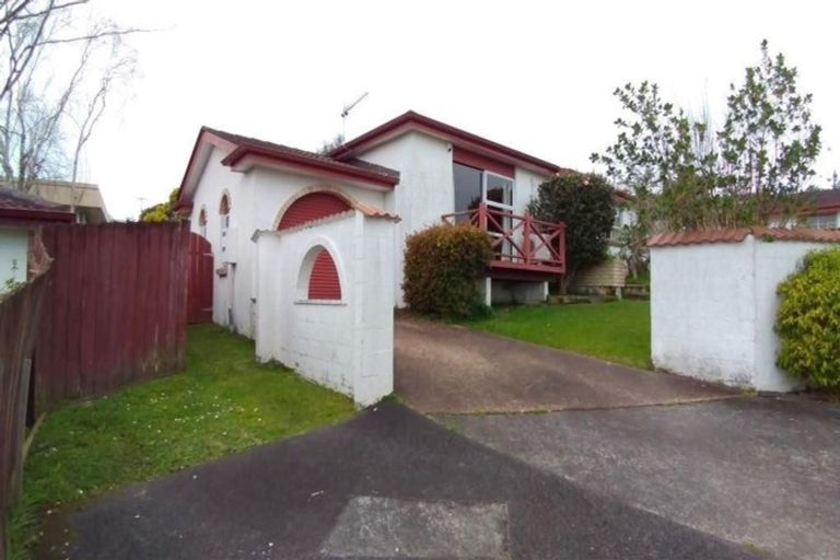 Photo of property in 2/26a Sunnynook Road, Sunnynook, Auckland, 0620