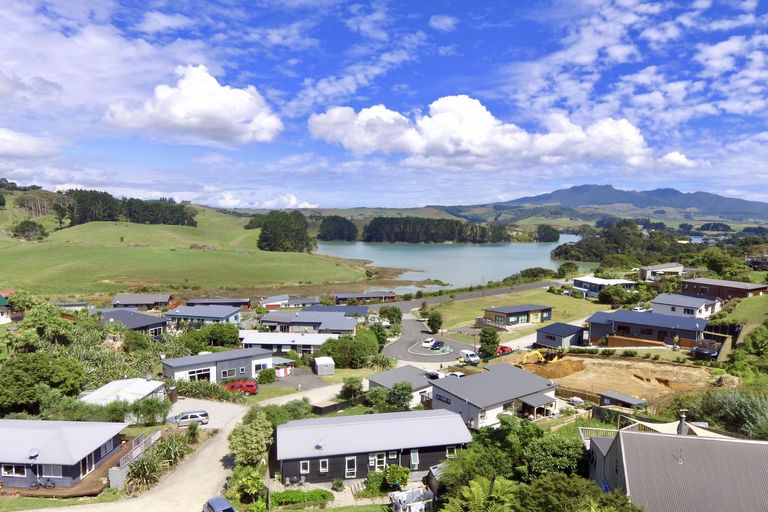 Photo of property in 8e Harakeke Place, Raglan, 3225