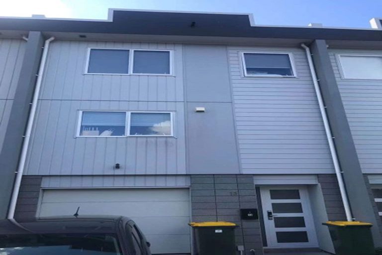 Photo of property in 13 Meritage Lane, Te Atatu South, Auckland, 0610