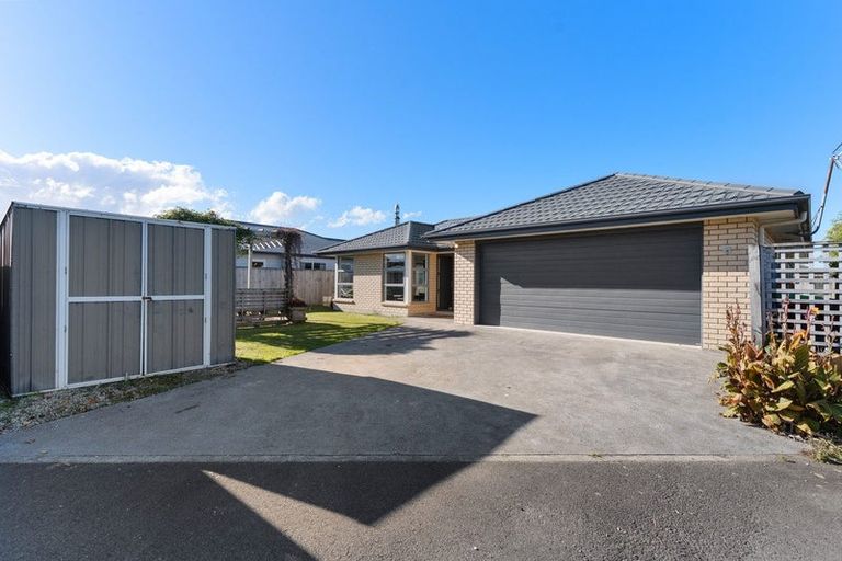 Photo of property in 6 Austin Reid Avenue, Carterton, 5713