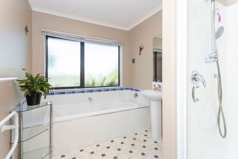 Photo of property in 58 High Street, Southbridge, 7602